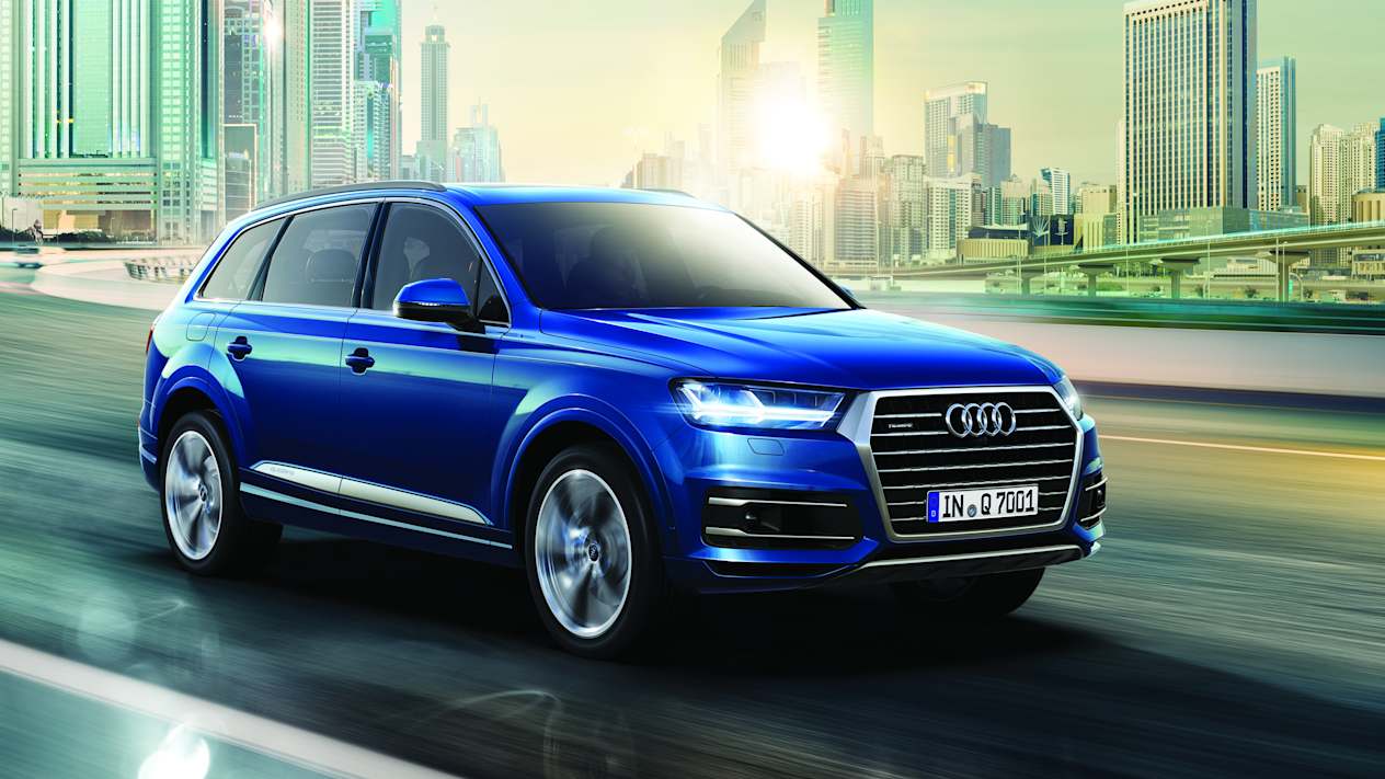 New Audi Q7 Front View