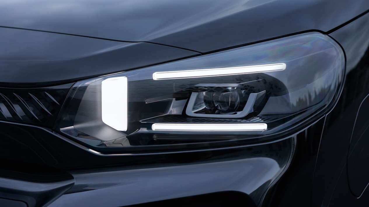 Citroën Spacetourer 2024 : détail phare et signature lumineuse