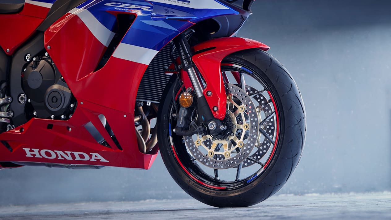 Honda CBR600RR 2024 : détail roue et freins avant