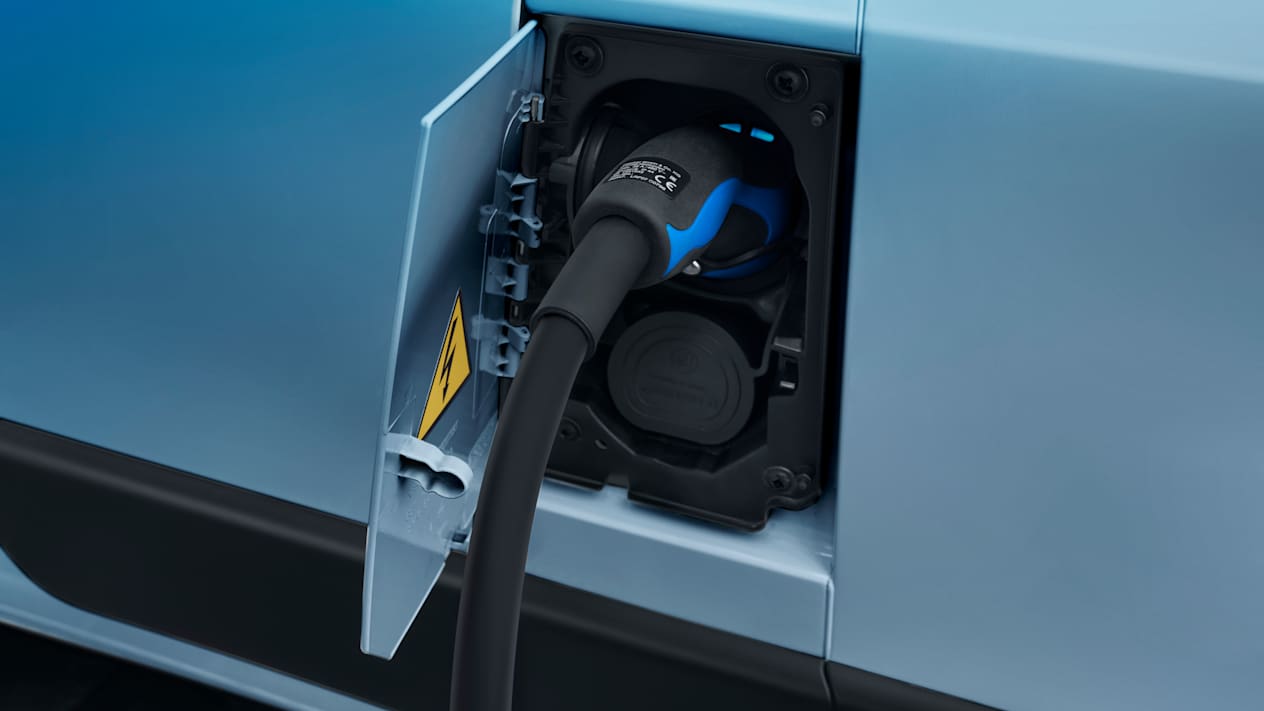 Peugeot Boxer 2024 : prise de recharge