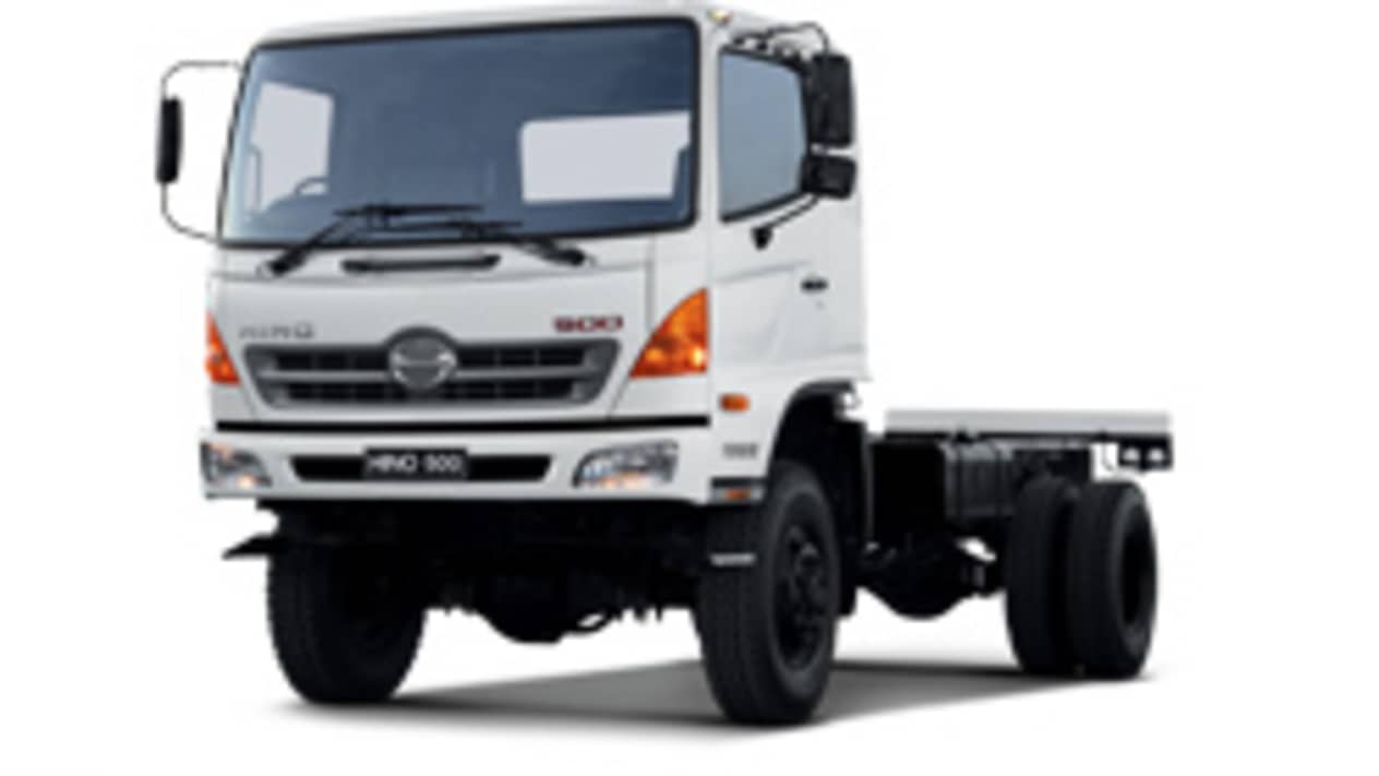Hino 500 Series 1322 4X4 FC