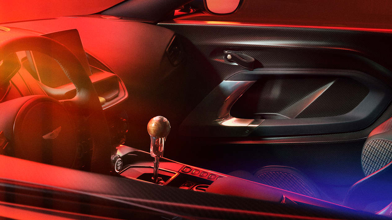 Aston Martin Valour habitacle avant