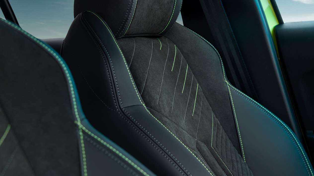 Peugeot 208 2023 : sièges avant