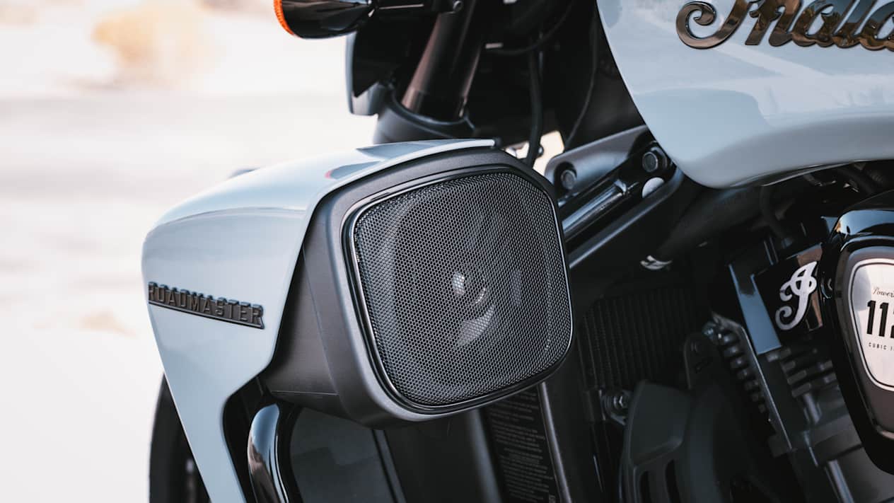 Indian Roadmaster Powerplus Dark Horse 2025 : détail Powerband audio