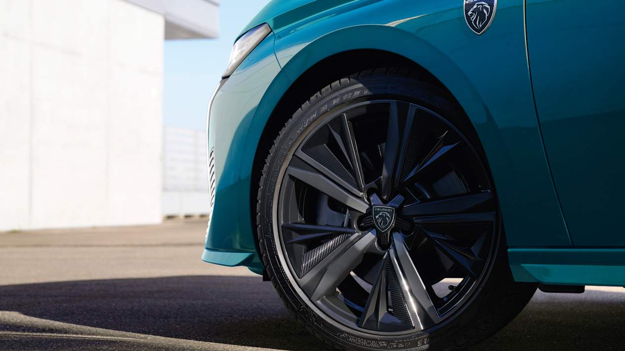 Peugeot 308 2024 : détail jante roue avant