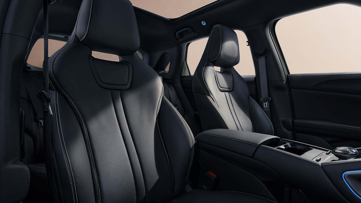 BYD Atto 2 2025 : sièges avant