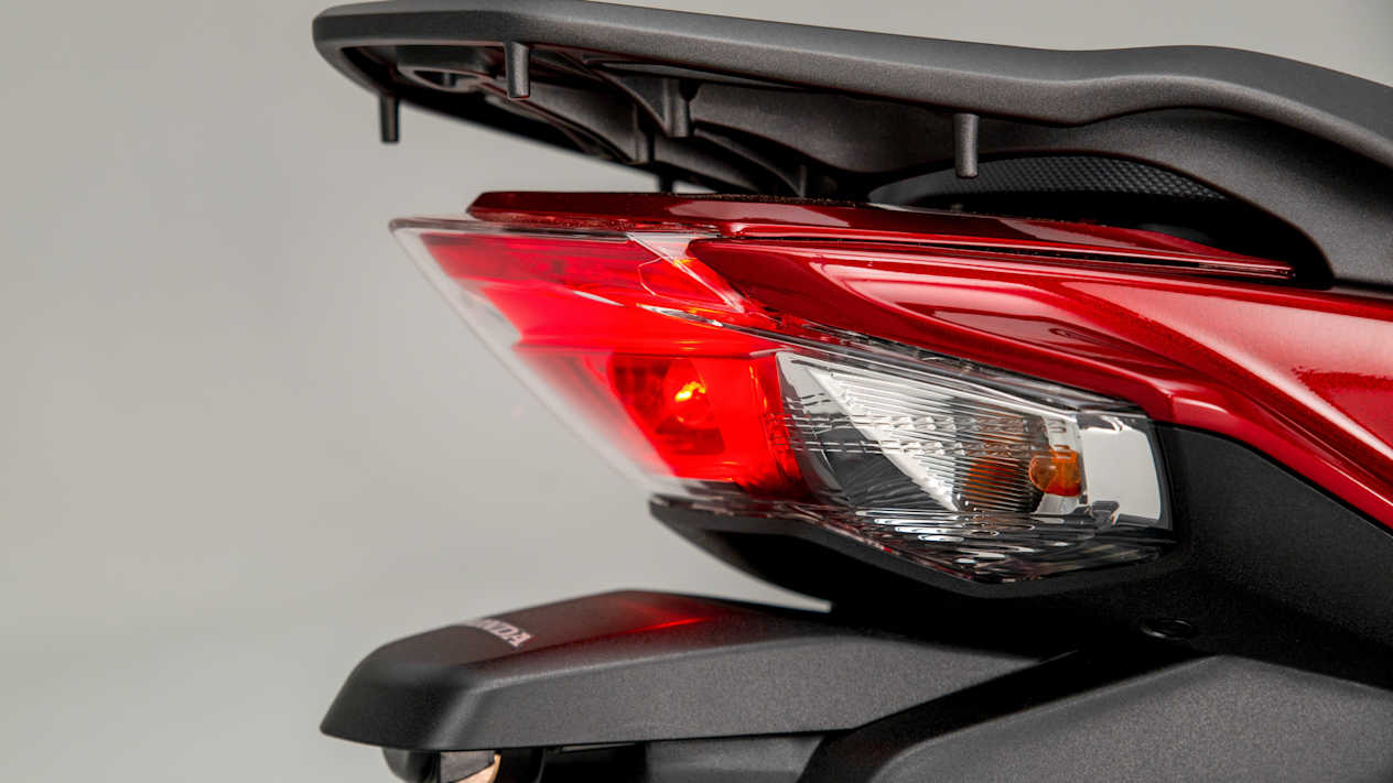 Honda Vision 110 2021 : feu arrière