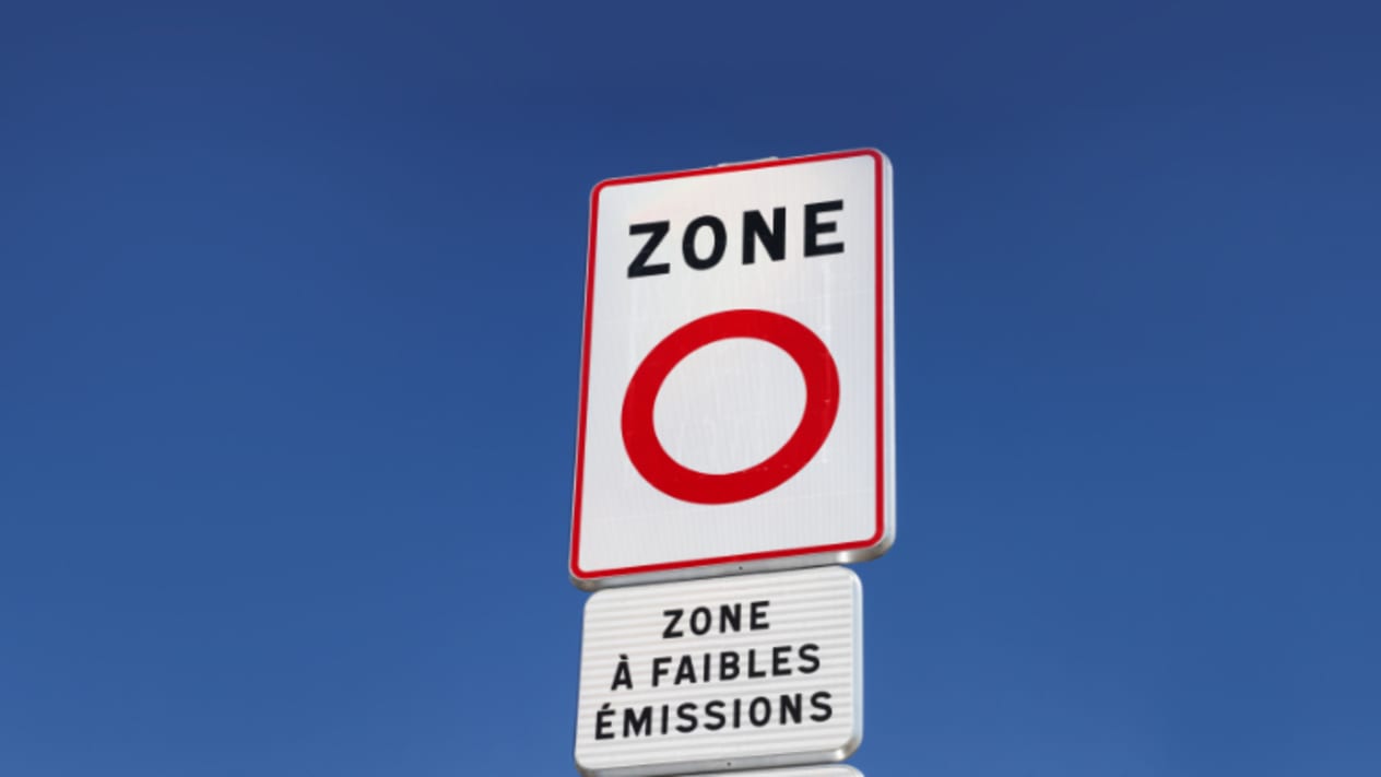 Panneau zone faible émissions (zfe)