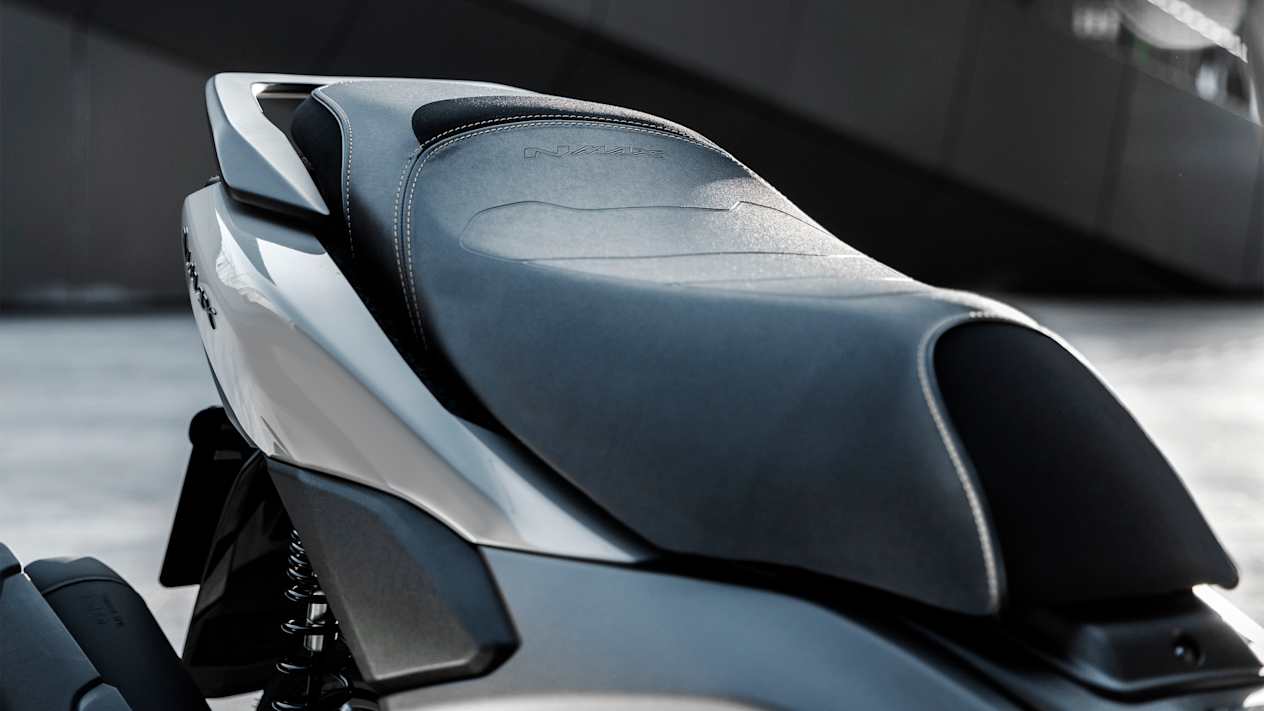 Yamaha NMAX 125 Tech Max 2025 : détail selle