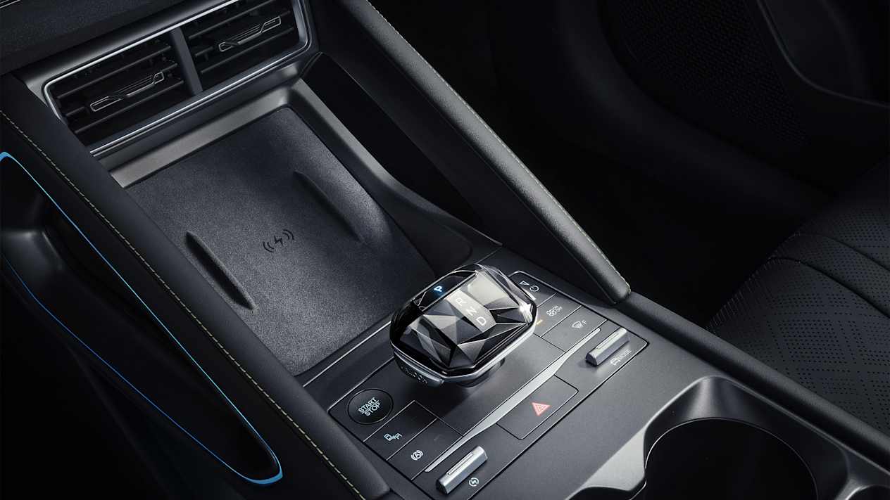BYD Atto 2 2025 : détail console centrale