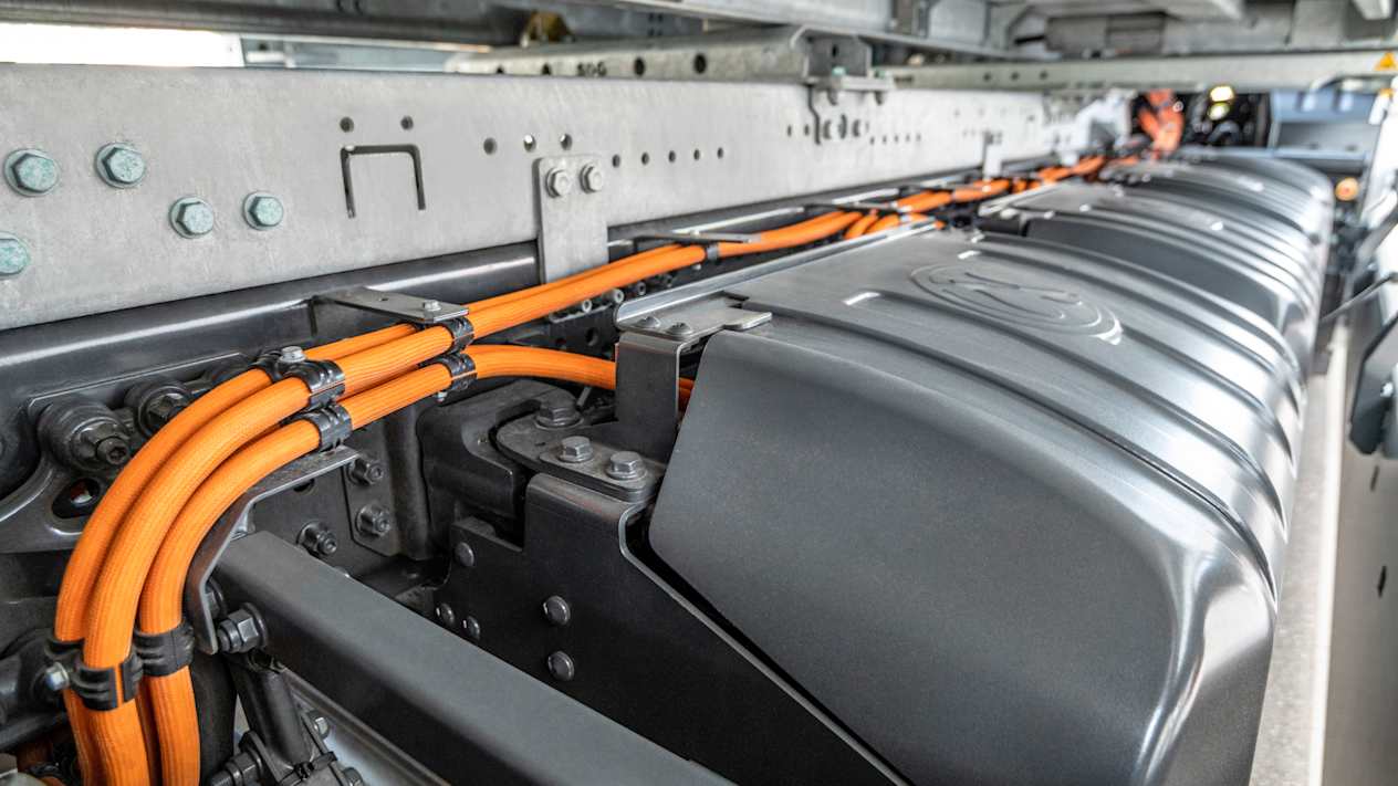 Mercedes-Benz eActros batteries