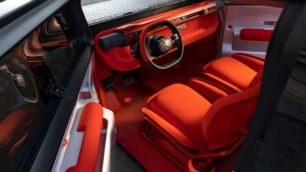 Citroën Oli (2022) : Vue intérieur depuis porte conducteur
