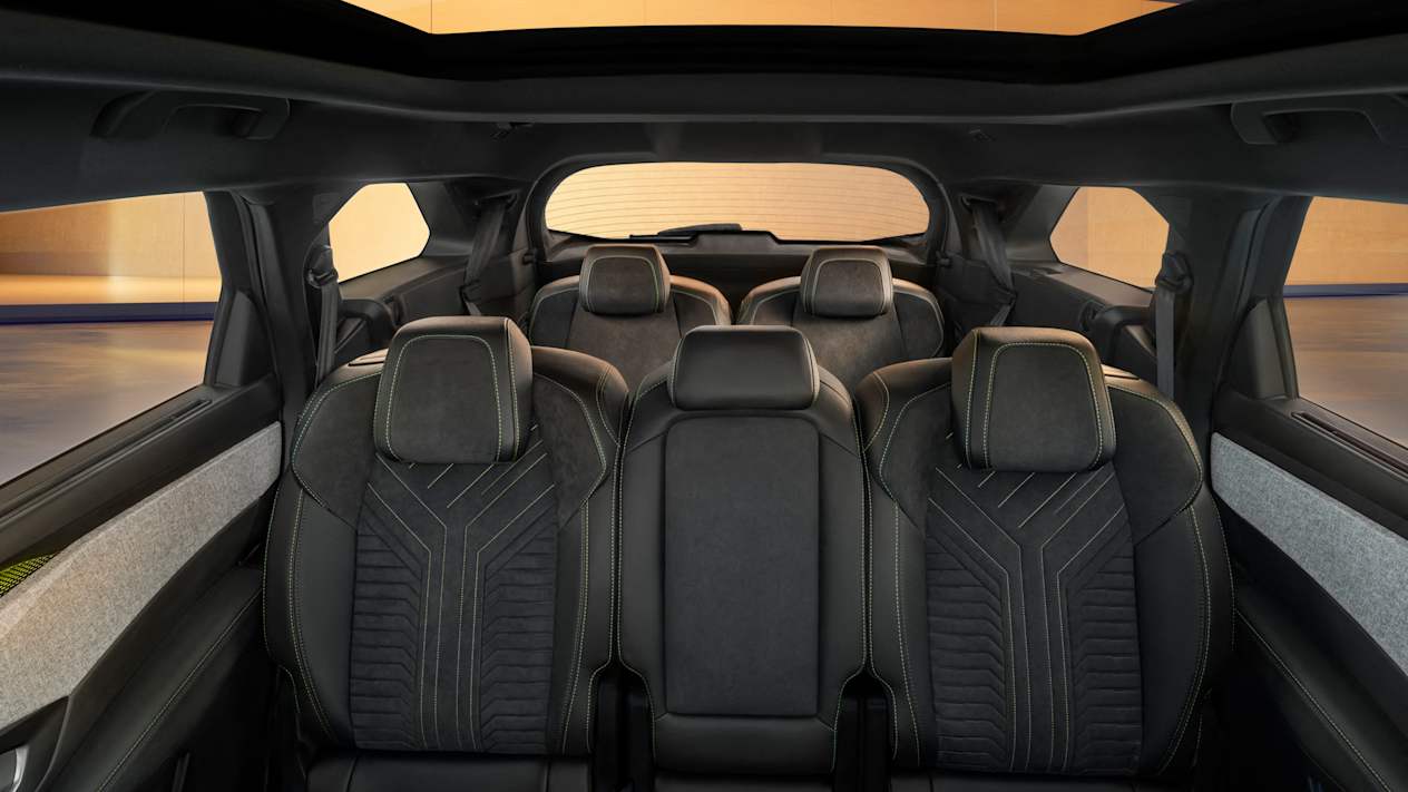 Peugeot 5008 2024 : sièges deuxième et troisième rangées