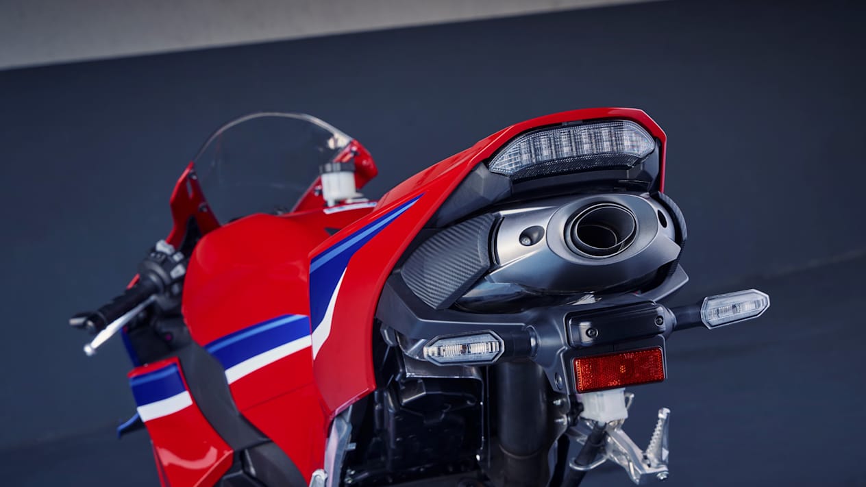 Honda CBR600RR 2024 : détail pot d'échappement