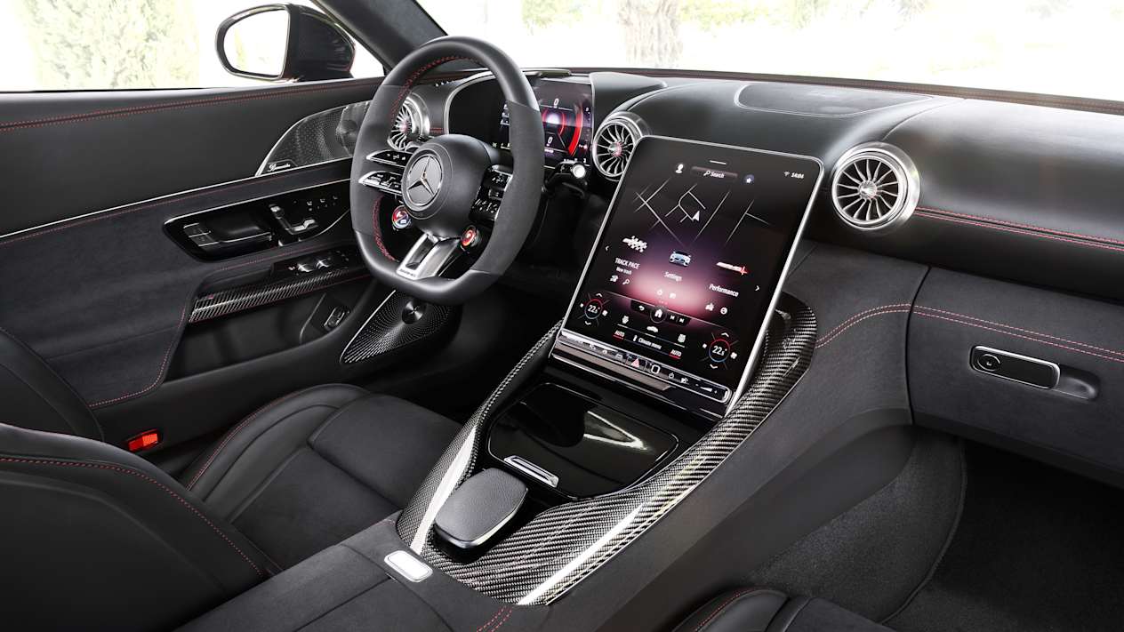 Mercedes-AMG SL 63 2022 : console centrale et écran tactile