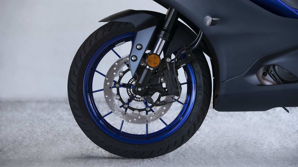 Yamaha R125 2023 jantes avant