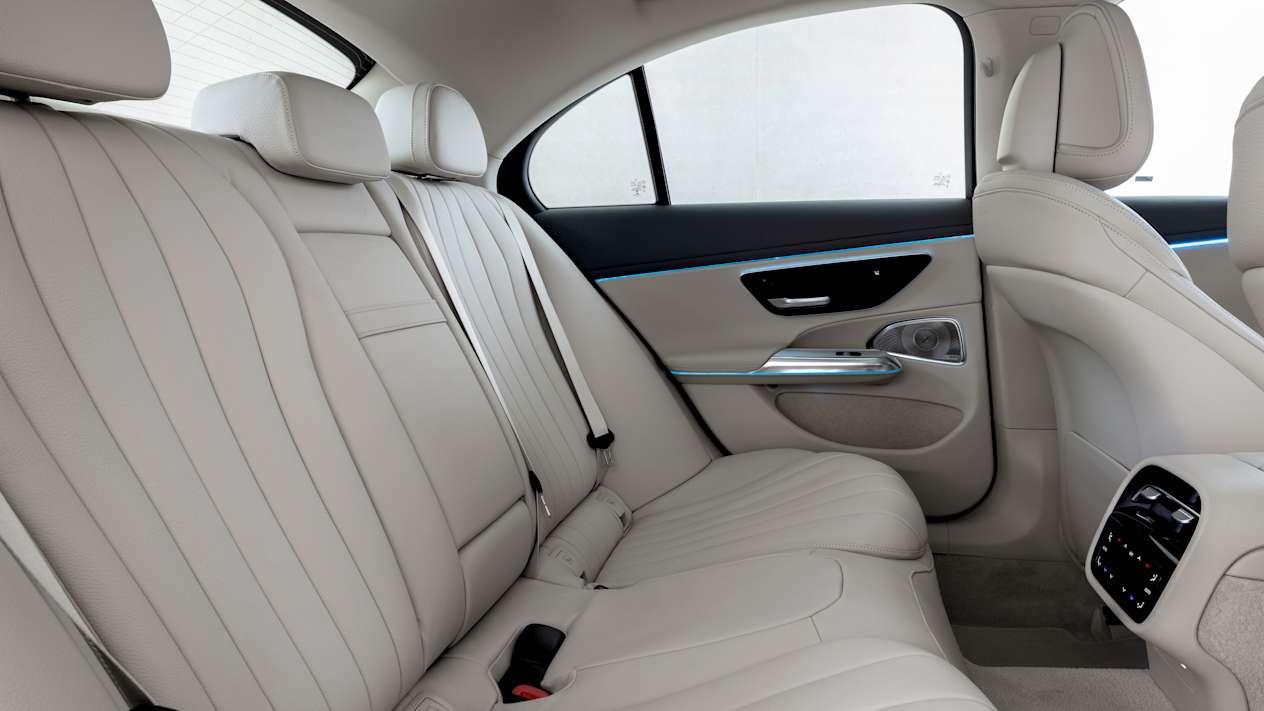 Mercedes Classe E 2023 sièges arrière
