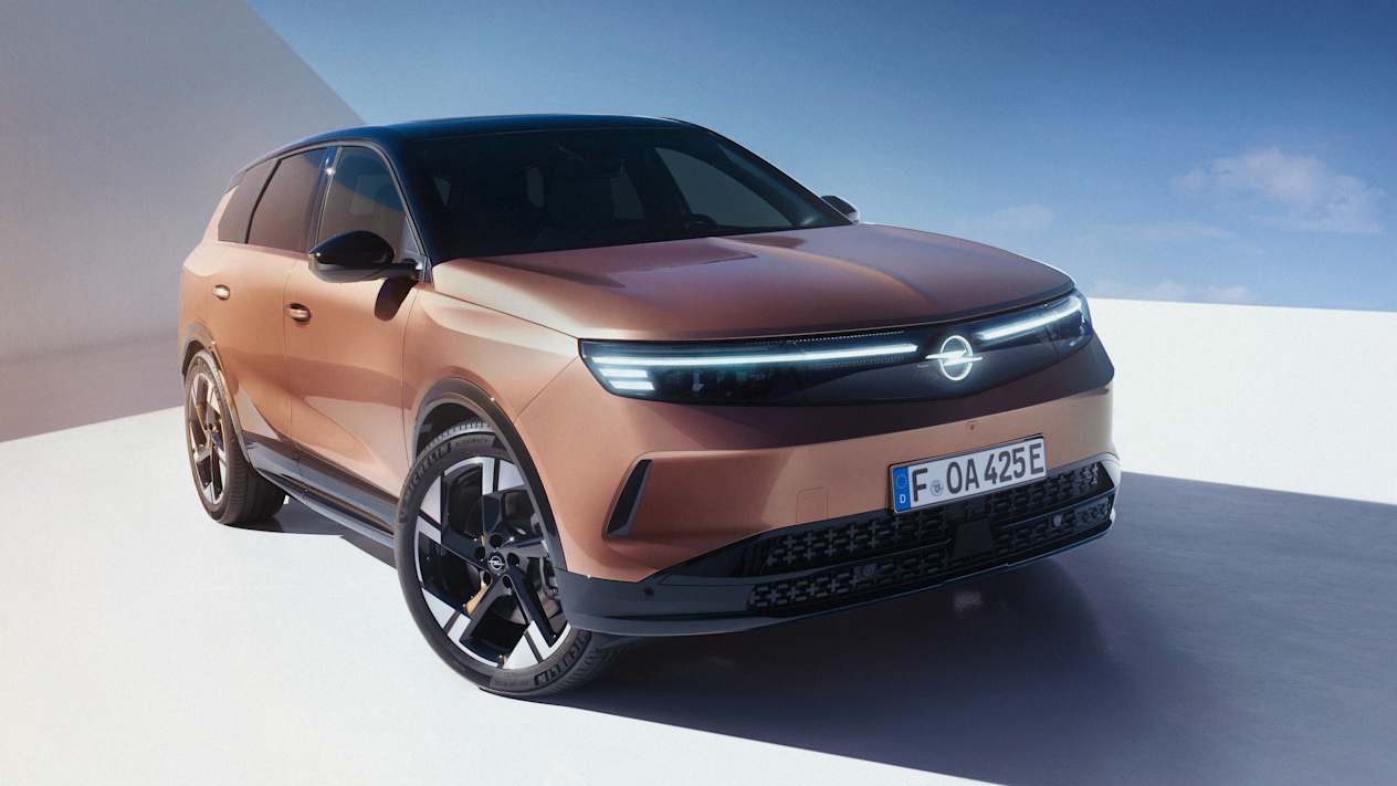 Opel Grandland 2024 : trois quarts avant droit statique