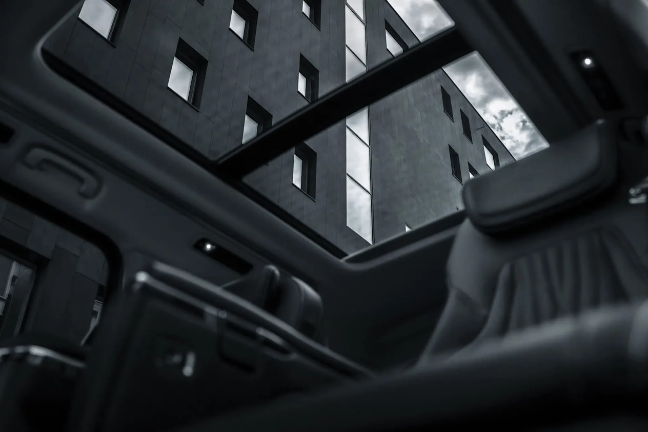 Maxus MIFA 9 interior sunroof