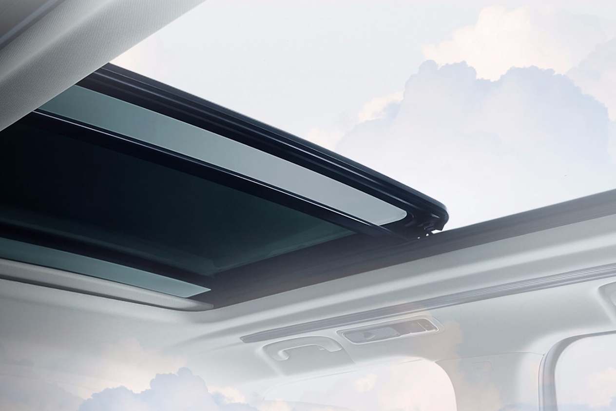 Maxus MIFA 9 dual sunroof