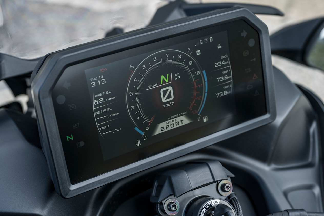 Yamaha Niken GT 2023 : écran tactile