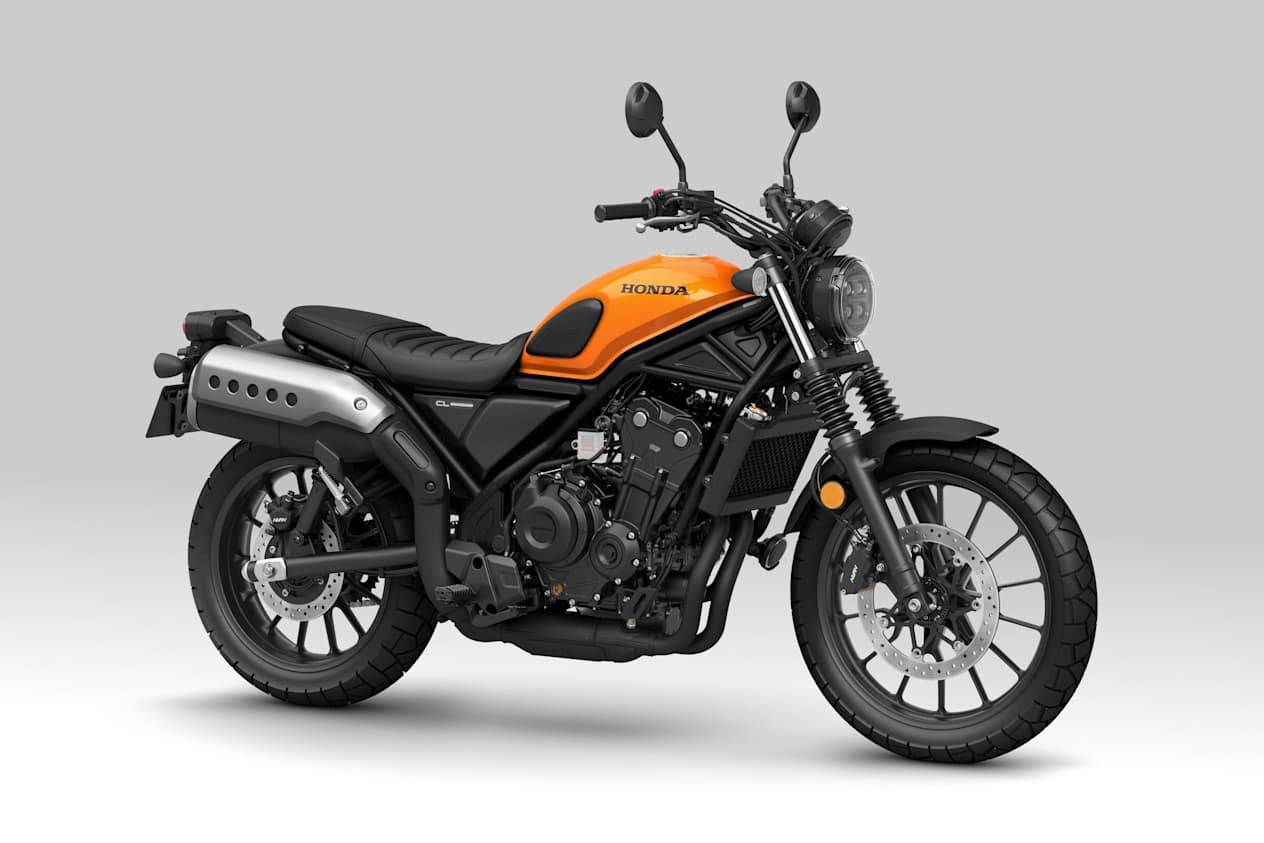 Honda CL500 2023 : Candy Energy Orange trois quarts avant