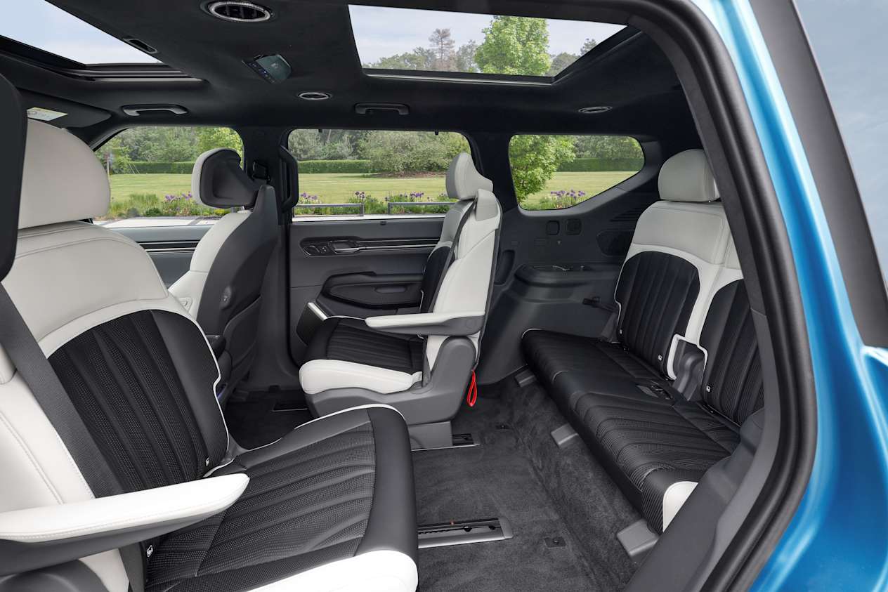 Kia EV9 GT-Line 2024 : sièges arrière en face à face