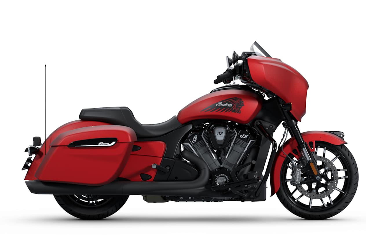 Indian Chieftain Powerplus Dark Horse 2025 Sunset Red Smoke : profil