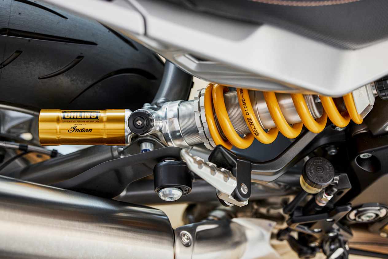 Indian FTR R Carbon 2023 : suspensions arrière