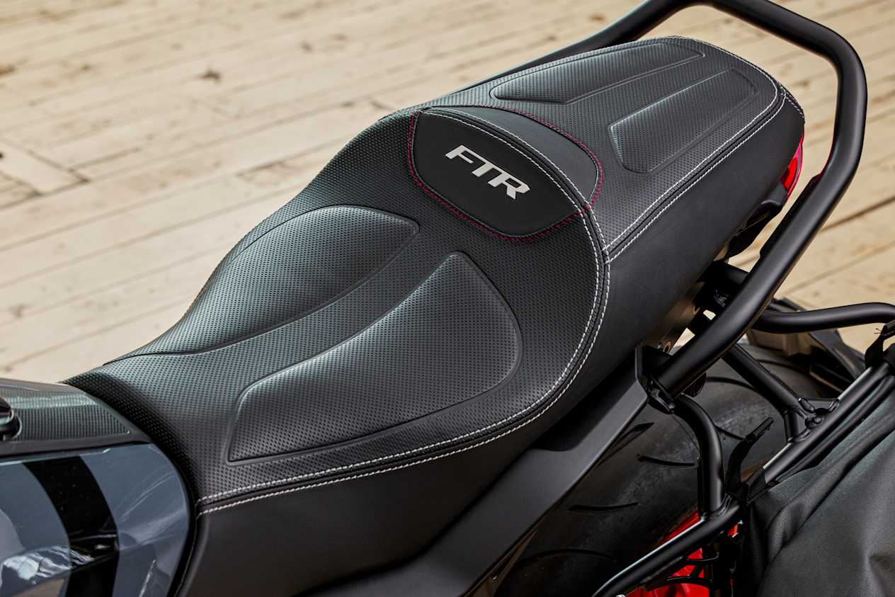 Indian FTR 2023 : selle