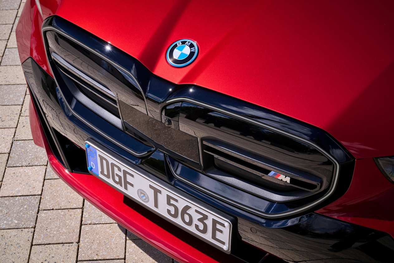 bmw i5 touring grille