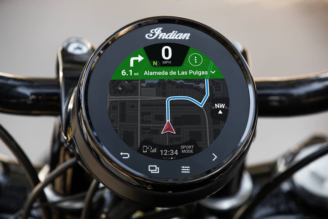 Indian Chief Dark Horse 2025 : écran tactile avec GPS dark mode
