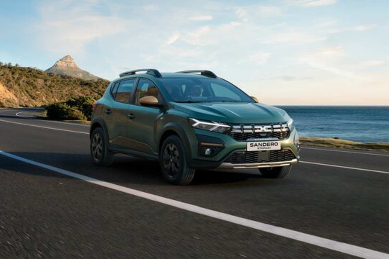 Sandero Stepway Exterior Front Right Angle