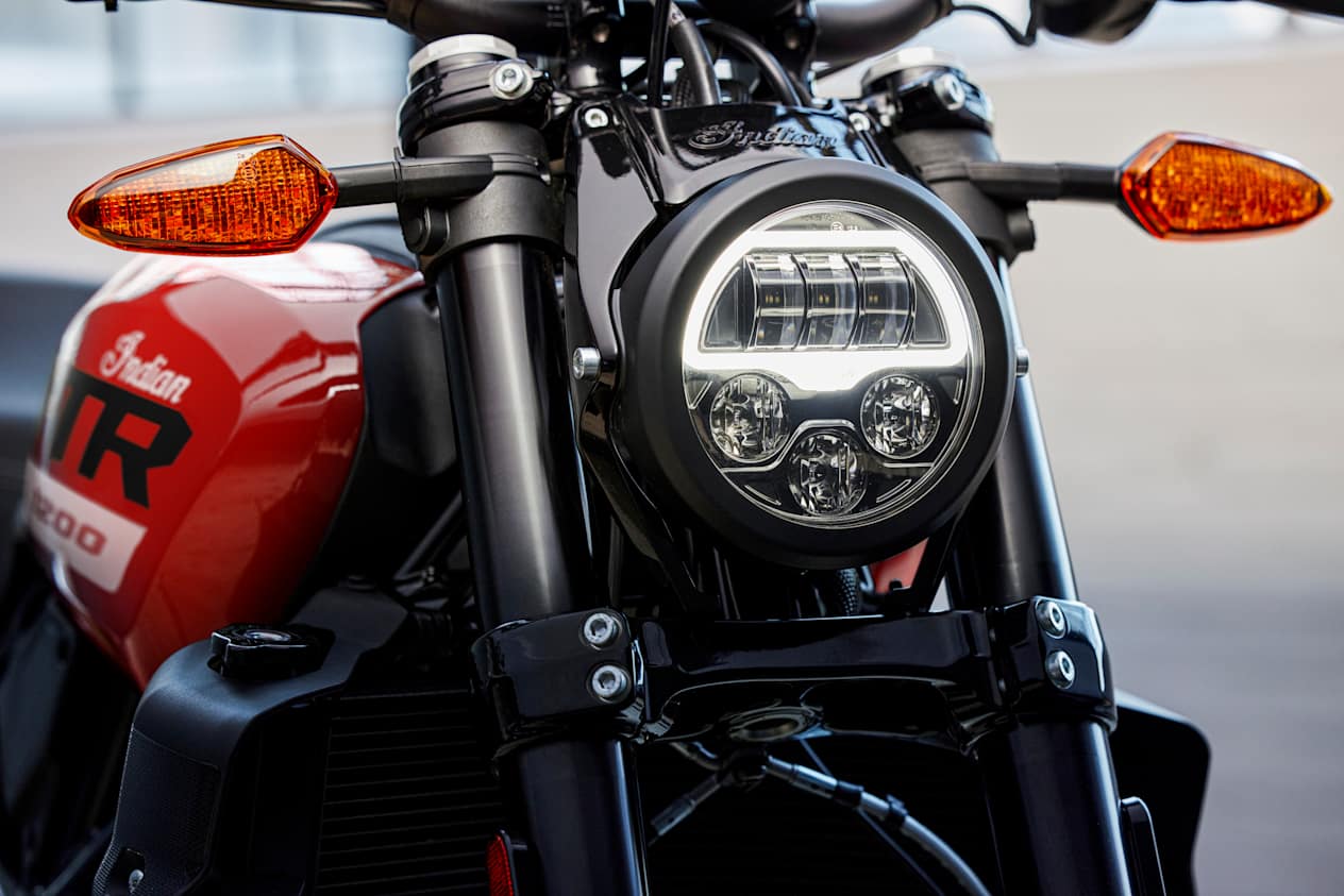 Indian FTR 2024 : détail phare