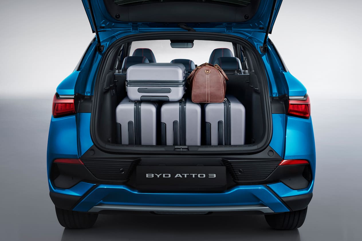 BYD Atto 3 2022 : coffre avec bagages