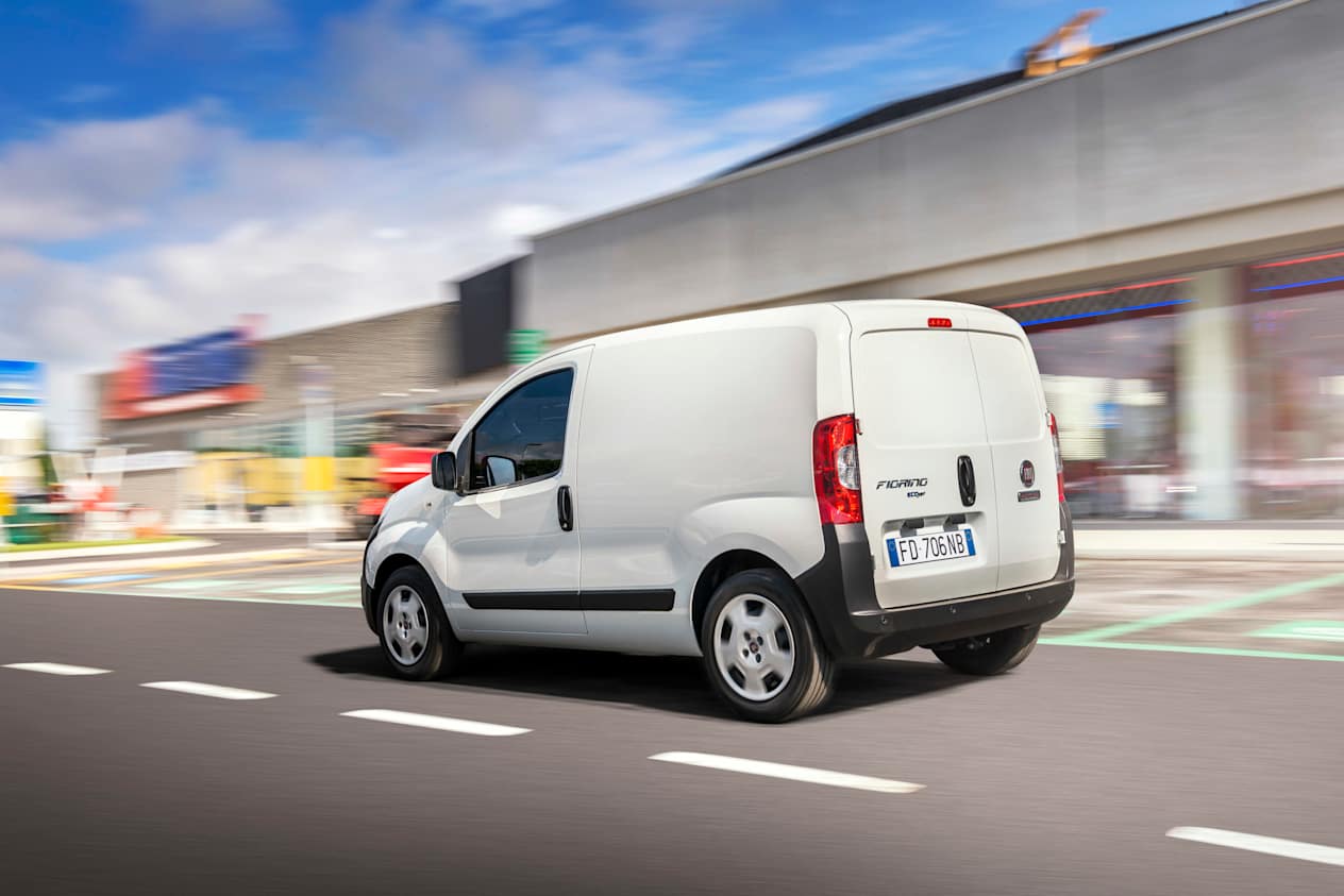 Fiat Fiorino blanc arrière
