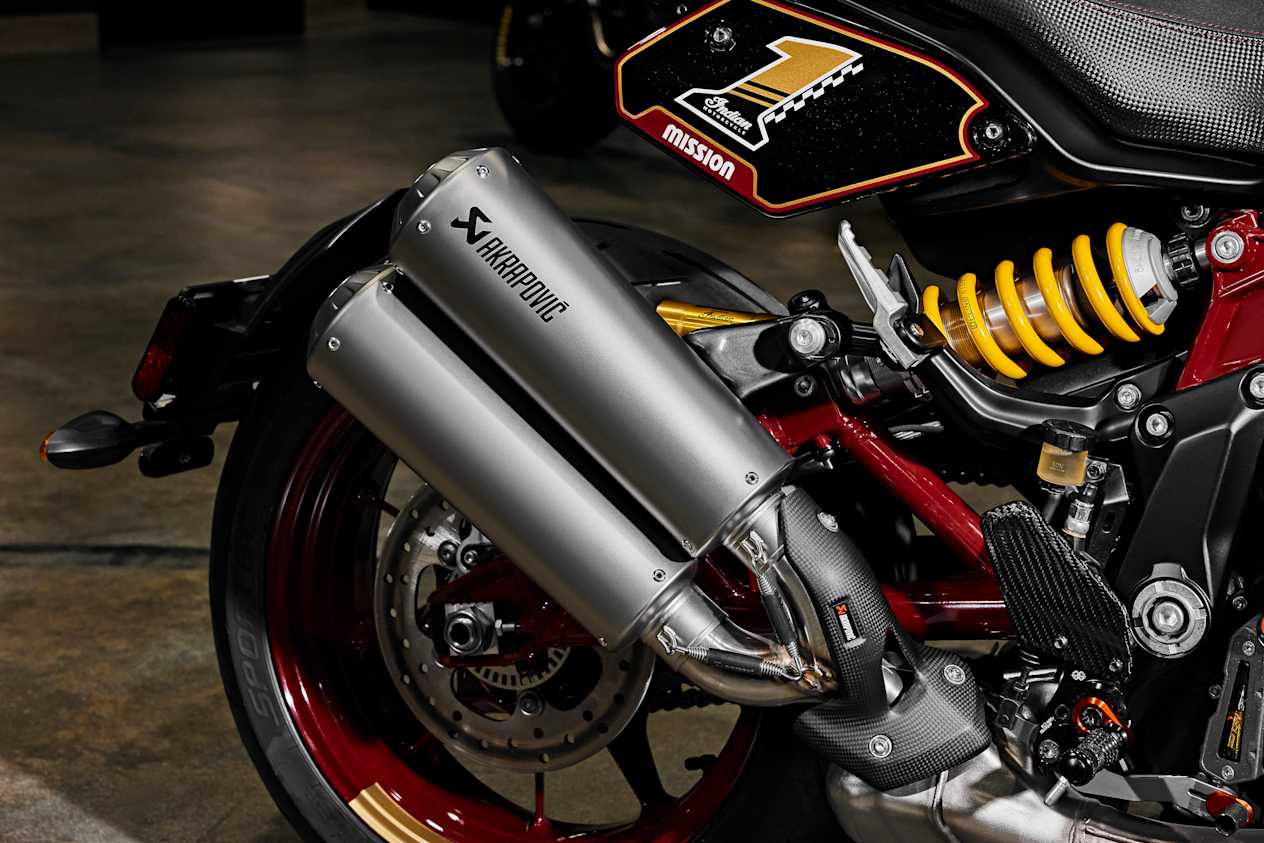Indian FTR x RSD Super Hooligan 2024 : détail échappement