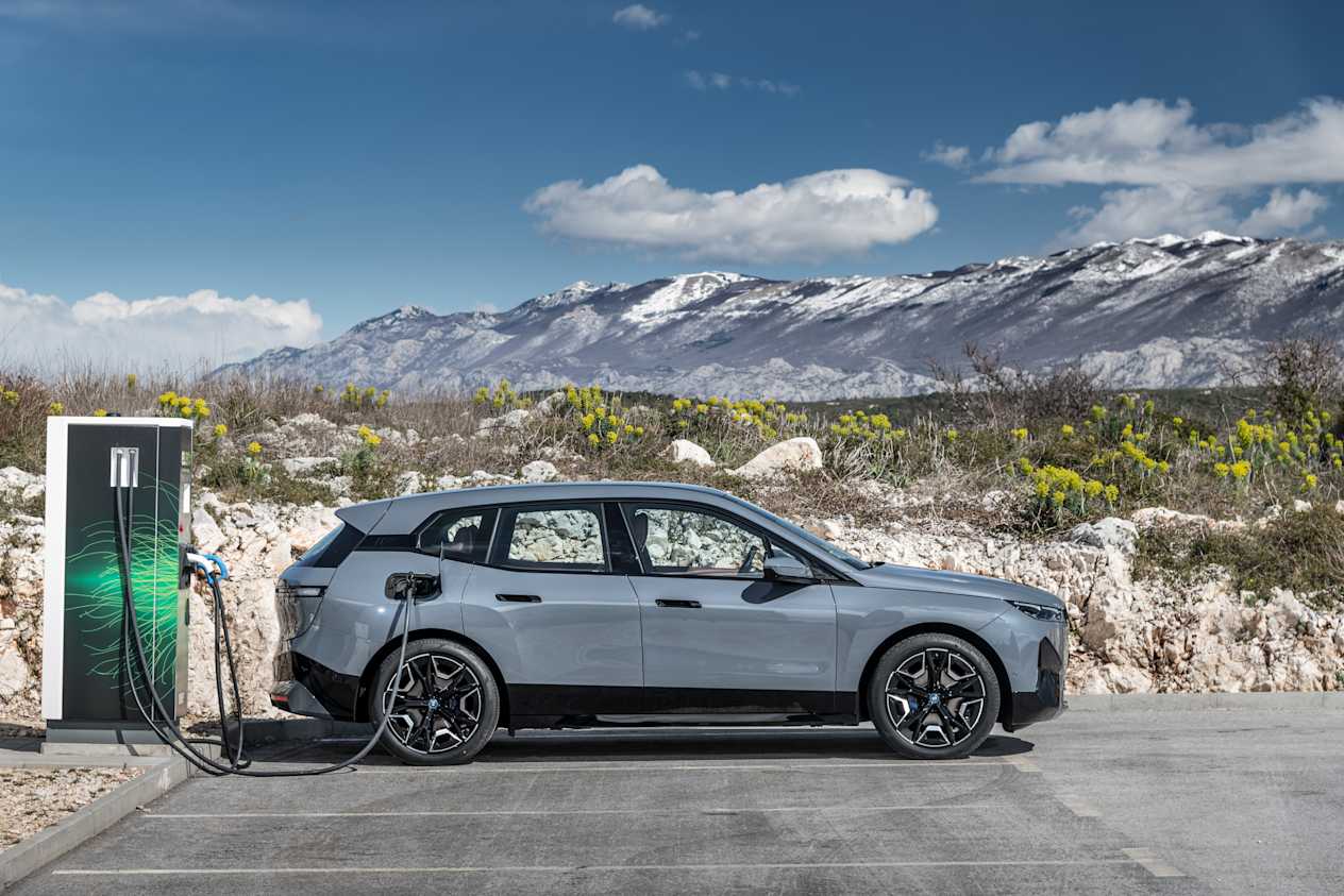 BMW IX