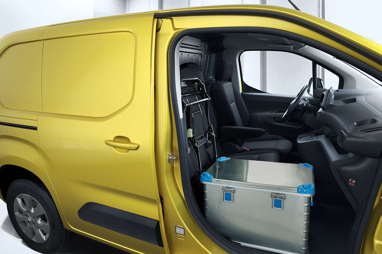 Fourgon Opel Combo Cargo 2024 : siège passager pliable