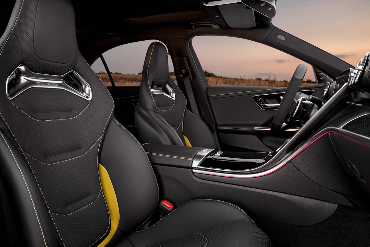 Mercedes-AMG C 63 SE berline : sièges avant