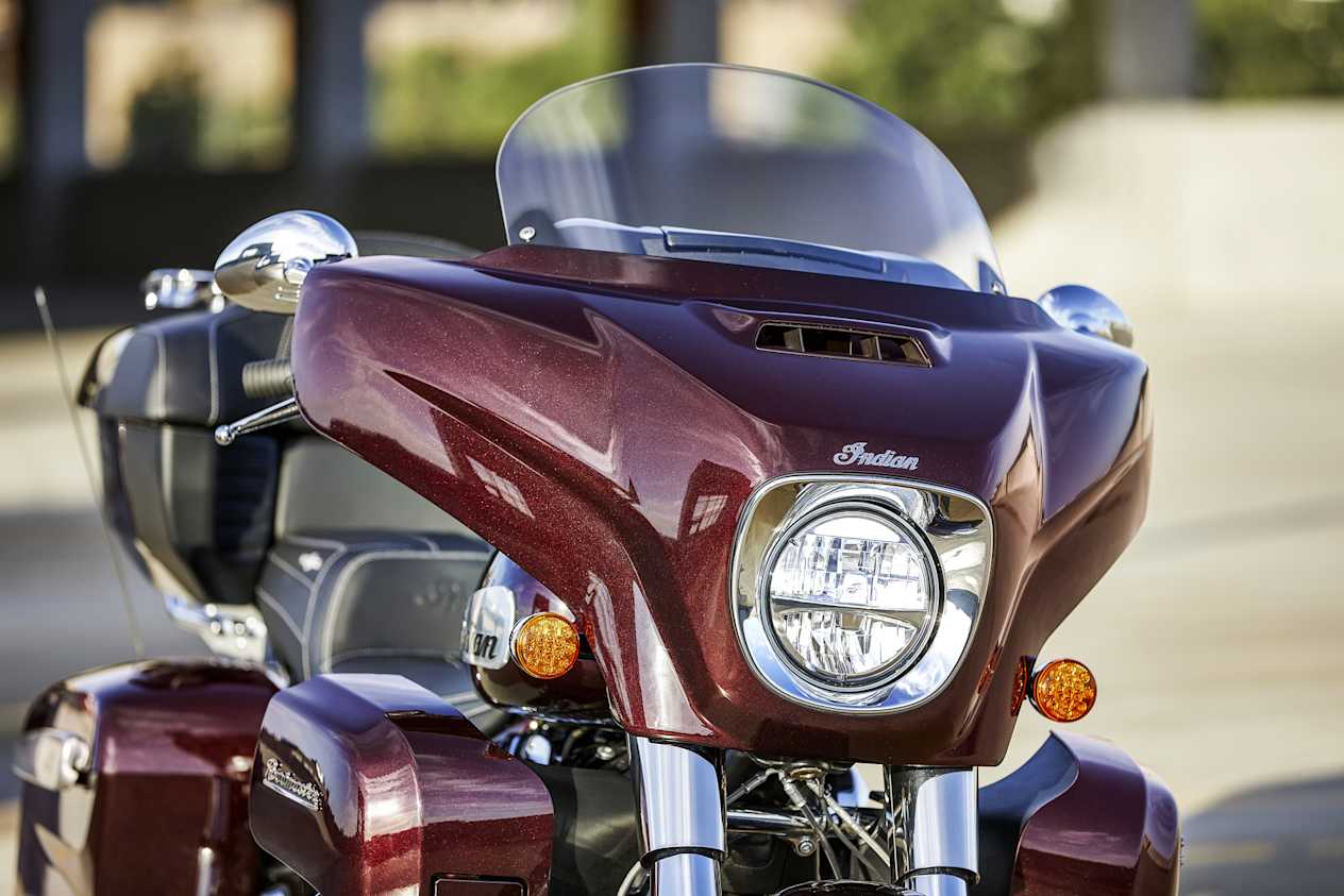 Indian Roadmaster Limited face avant