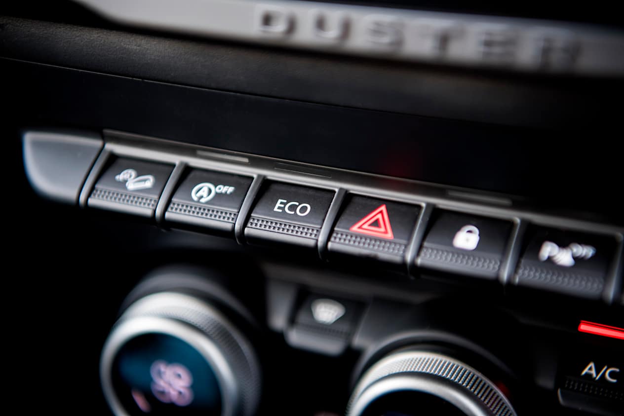 Close up of some physical controls in the Dacia Duster