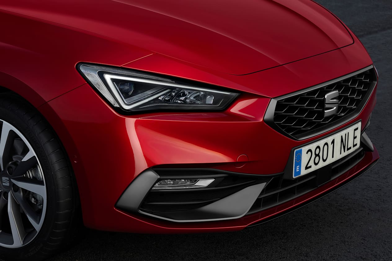 SEAT Leon Diamond Grille 