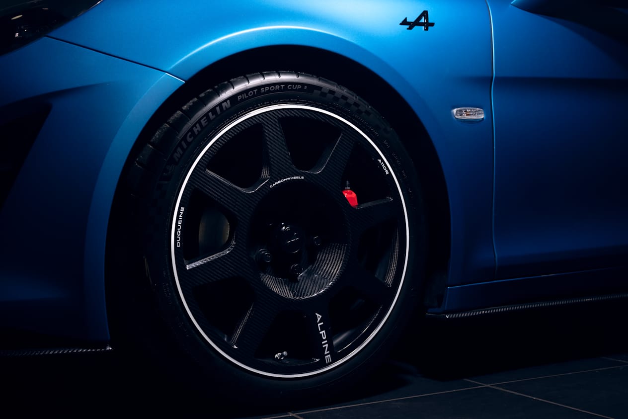 Alpine A110 R Carbon Wheels