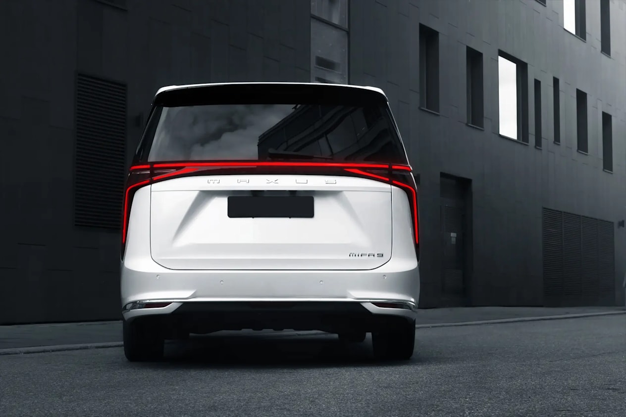 Maxus MIFA 9 collision warning 
