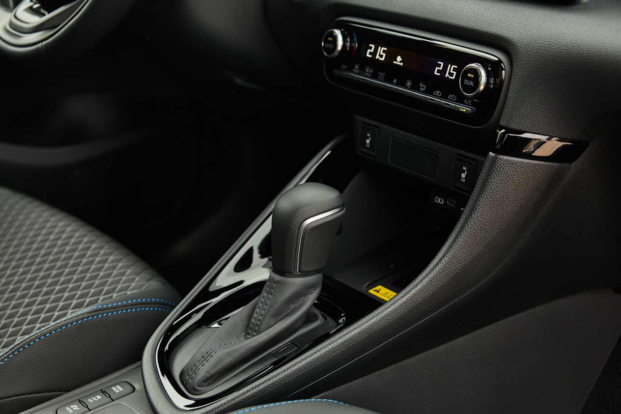 Toyota Yaris 2024 : détail console centrale