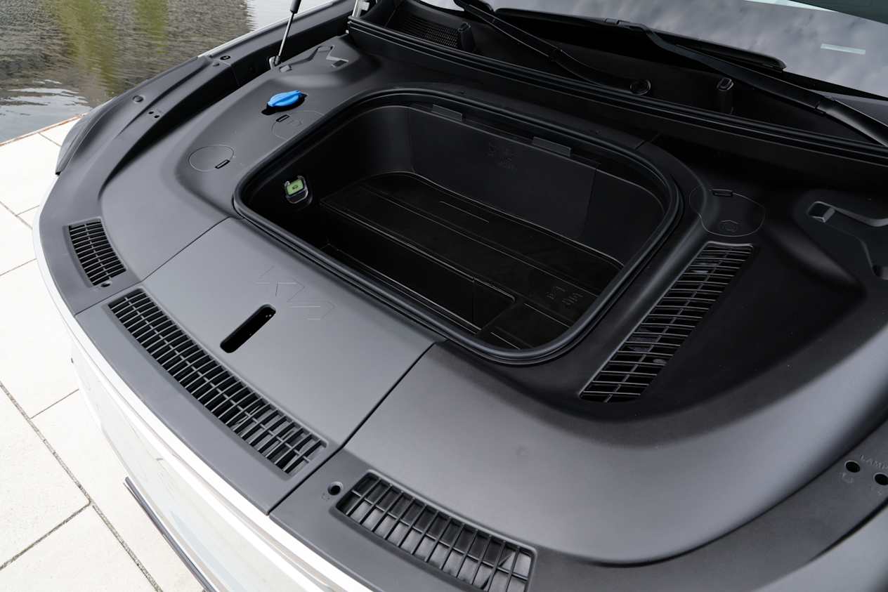 Kia EV9 2024 : espace de rangement sous le capot