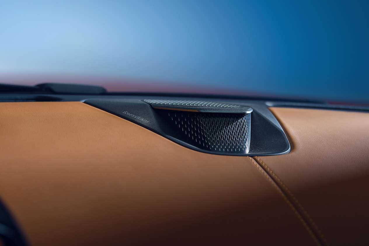 Aston Martin Vanquish 2024 : détail haut-parleur