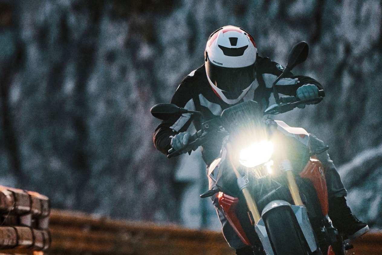 F900 R