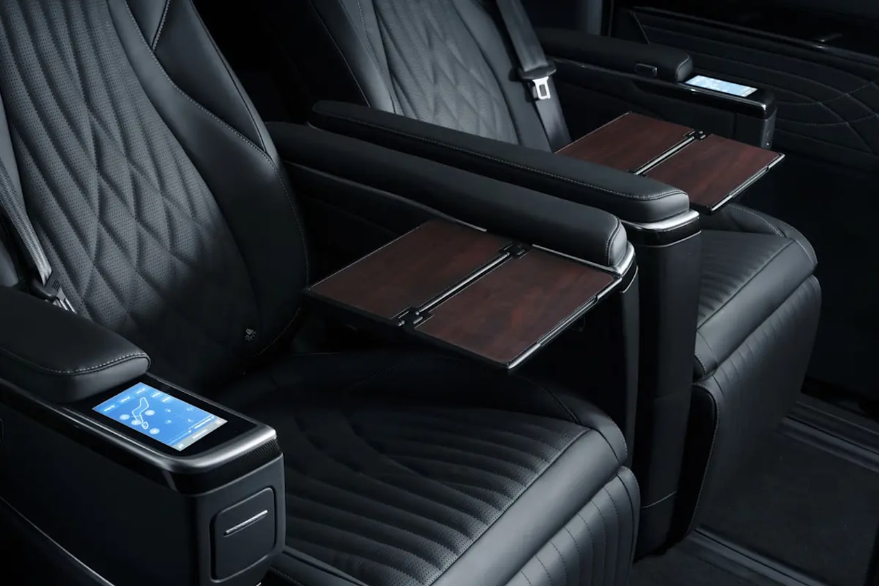 Maxus MIFA 9 interior seating 